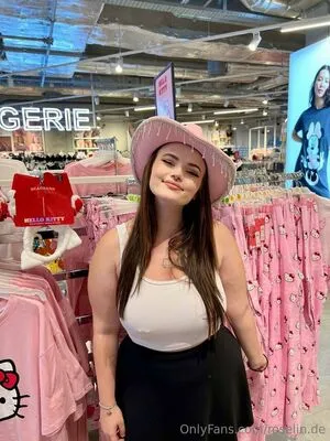 Roselin De OnlyFans Leaked Free Thumbnail Picture - #NrweC2brdR