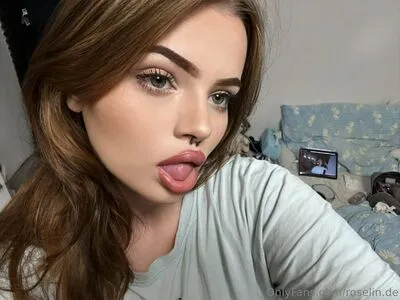 Roselin De OnlyFans Leaked Free Thumbnail Picture - #bIcGpdYncz