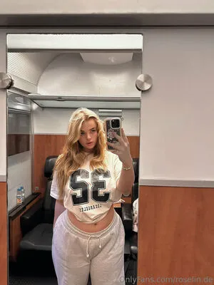 Roselin De OnlyFans Leaked Free Thumbnail Picture - #dLG5N4ETKc