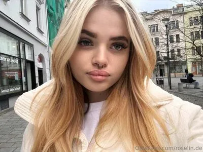 Roselinde OnlyFans Leaked Free Thumbnail Picture - #qgh6JsaRIX