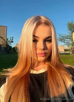 Roselinde OnlyFans Leaked Free Thumbnail Picture - #wTtvsN7K1v