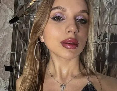 Roselyn Rose OnlyFans Leaked Free Thumbnail Picture - #LLAzlpquy8