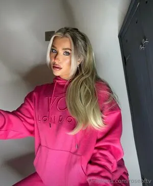 Roseoftv OnlyFans Leaked Free Thumbnail Picture - #aaooZ4Q7zK