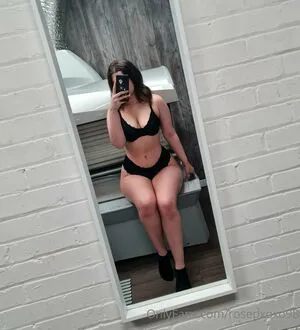 Rosepxoxo98 OnlyFans Leaked Free Thumbnail Picture - #mGAIEcST6A