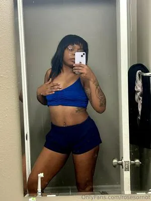 Rosesornot OnlyFans Leaked Free Thumbnail Picture - #iAdCbI6qkI