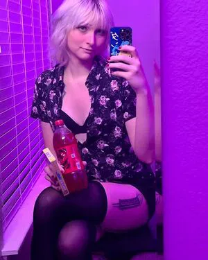 Rosewaltzex OnlyFans Leaked Free Thumbnail Picture - #Ym3AB4HBOv