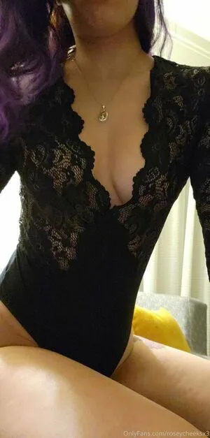 Roseycheeksx3 OnlyFans Leaked Free Thumbnail Picture - #4GsA5DrQ9l
