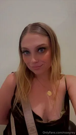 Roseyrey OnlyFans Leaked Free Thumbnail Picture - #gPZN1adscb