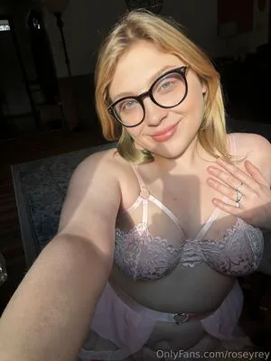 Roseyrey OnlyFans Leaked Free Thumbnail Picture - #ssdxtvIytl