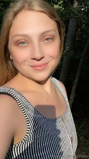 Roseyrey OnlyFans Leaked Free Thumbnail Picture - #v21tpHcREk