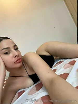 Roseysweets OnlyFans Leaked Free Thumbnail Picture - #H4C6KETEdH