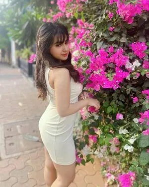 Roshni Walia OnlyFans Leaked Free Thumbnail Picture - #gLT3x7Nfb5