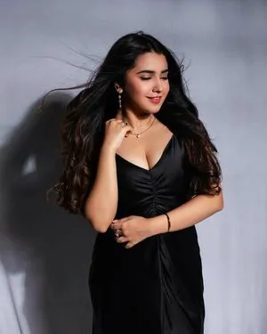 Roshni Walia OnlyFans Leaked Free Thumbnail Picture - #pO1UwesAqi