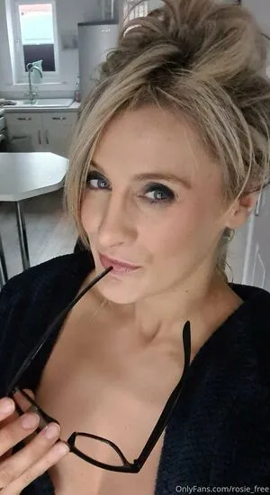 Rosie Free OnlyFans Leaked Free Thumbnail Picture - #8Mkaw2dbHA