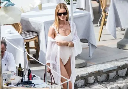 Rosie Huntington-Whiteley OnlyFans Leaked Free Thumbnail Picture - #1o7Q3x0Zye