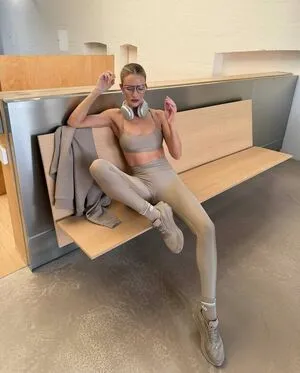 Rosie Huntington-Whiteley OnlyFans Leaked Free Thumbnail Picture - #3Sd2MS3oi1