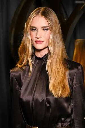 Rosie Huntington-Whiteley OnlyFans Leaked Free Thumbnail Picture - #4JeeYU6aqE