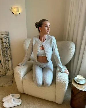 Rosie Huntington-Whiteley OnlyFans Leaked Free Thumbnail Picture - #4sQ75qpqTD
