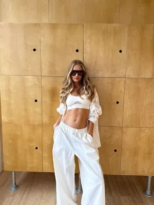 Rosie Huntington-Whiteley OnlyFans Leaked Free Thumbnail Picture - #67I1nqLah6