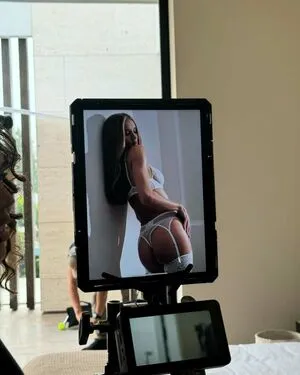 Rosie Huntington-Whiteley OnlyFans Leaked Free Thumbnail Picture - #9VU9xLl3pU