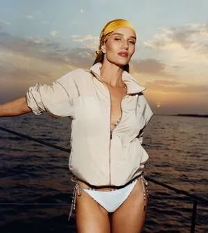 Rosie Huntington-Whiteley OnlyFans Leaked Free Thumbnail Picture - #G3nhKbm2sd