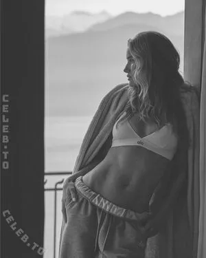 Rosie Huntington-Whiteley OnlyFans Leaked Free Thumbnail Picture - #H6QiIm7pzb