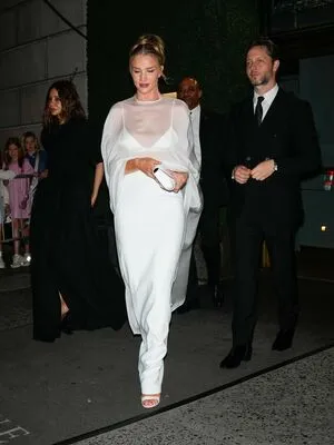 Rosie Huntington-Whiteley OnlyFans Leaked Free Thumbnail Picture - #Hopg5FyzDL