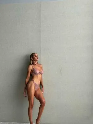 Rosie Huntington-Whiteley OnlyFans Leaked Free Thumbnail Picture - #LkHS8R8D2R