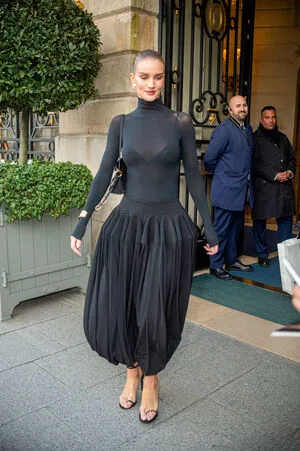 Rosie Huntington-Whiteley OnlyFans Leaked Free Thumbnail Picture - #Xv50s1nBim