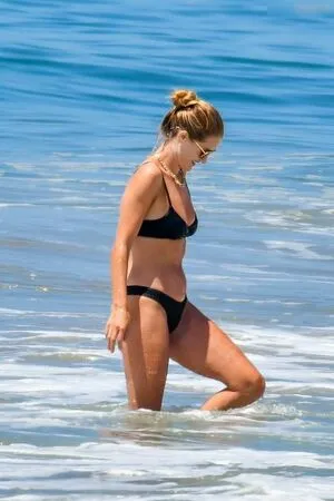 Rosie Huntington-Whiteley OnlyFans Leaked Free Thumbnail Picture - #eesVTaUpEN