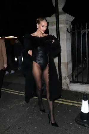 Rosie Huntington-Whiteley OnlyFans Leaked Free Thumbnail Picture - #m4tiuijLOm