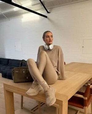 Rosie Huntington-Whiteley OnlyFans Leaked Free Thumbnail Picture - #n9KdIRFNv2
