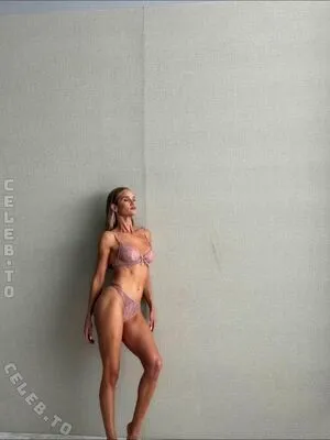 Rosie Huntington-Whiteley OnlyFans Leaked Free Thumbnail Picture - #qtvWn3nIZG