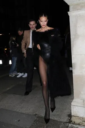 Rosie Huntington-Whiteley OnlyFans Leaked Free Thumbnail Picture - #sKWQVJmClD