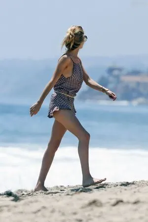Rosie Huntington-Whiteley OnlyFans Leaked Free Thumbnail Picture - #vJASOcTFOW