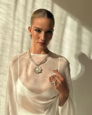 Rosie Huntington-Whiteley OnlyFans Leaked Free Thumbnail Picture - #w5tw8M7VAt
