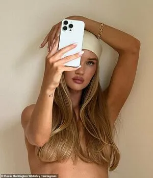 Rosie Huntington-Whiteley OnlyFans Leaked Free Thumbnail Picture - #x4lbW2uQ38