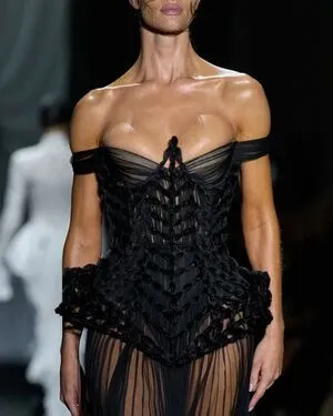 Rosie Huntington-Whiteley OnlyFans Leaked Free Thumbnail Picture - #yk8Q29apj1