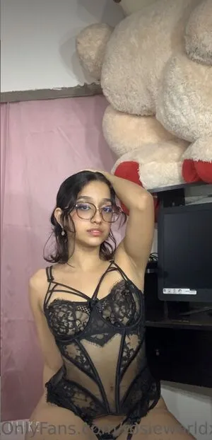 Rosiebaee OnlyFans Leaked Free Thumbnail Picture - #K41TLEoSzO