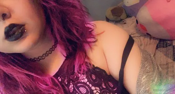 Rosiegrays89 OnlyFans Leaked Free Thumbnail Picture - #P1D1Y2LNpb