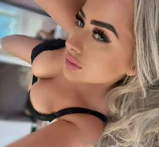Rosierendallxo OnlyFans Leaked Free Thumbnail Picture - #kdzL9ztXZD