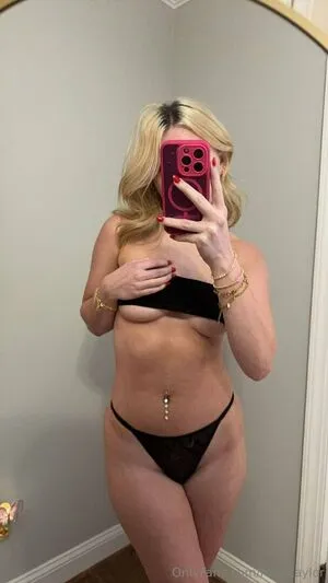 Rosietaylor OnlyFans Leaked Free Thumbnail Picture - #2odayGdrGG