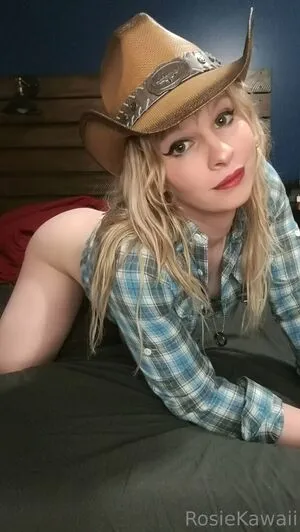 Rosiexox2 OnlyFans Leaked Free Thumbnail Picture - #1Gi3l197QS