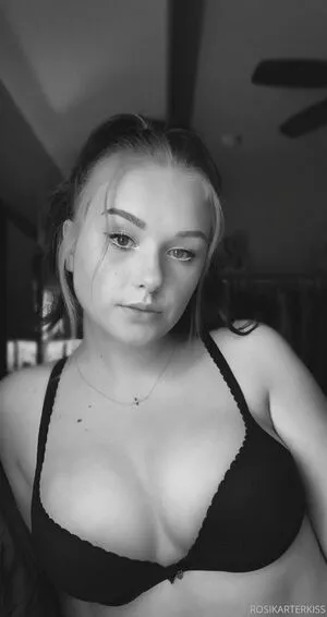Rosikarterkiss OnlyFans Leaked Free Thumbnail Picture - #zL1maxfM25