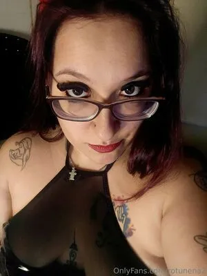 Rotunena2 OnlyFans Leaked Free Thumbnail Picture - #4d5dRs4fFj