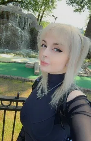 Row Queenie OnlyFans Leaked Free Thumbnail Picture - #1hLudfHSbA