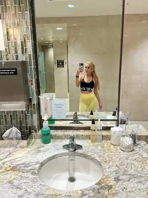 Roxannesimz OnlyFans Leaked Free Thumbnail Picture - #pi0UoElWDd