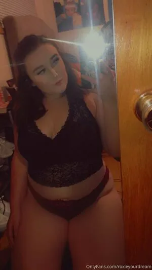 Roxieyourdream OnlyFans Leaked Free Thumbnail Picture - #0giRGK2pYs