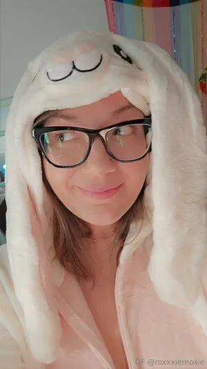 Roxxxiemoxie OnlyFans Leaked Free Thumbnail Picture - #1msnHAoTc0