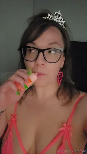 Roxxxiemoxie OnlyFans Leaked Free Thumbnail Picture - #yxMvLRwHha